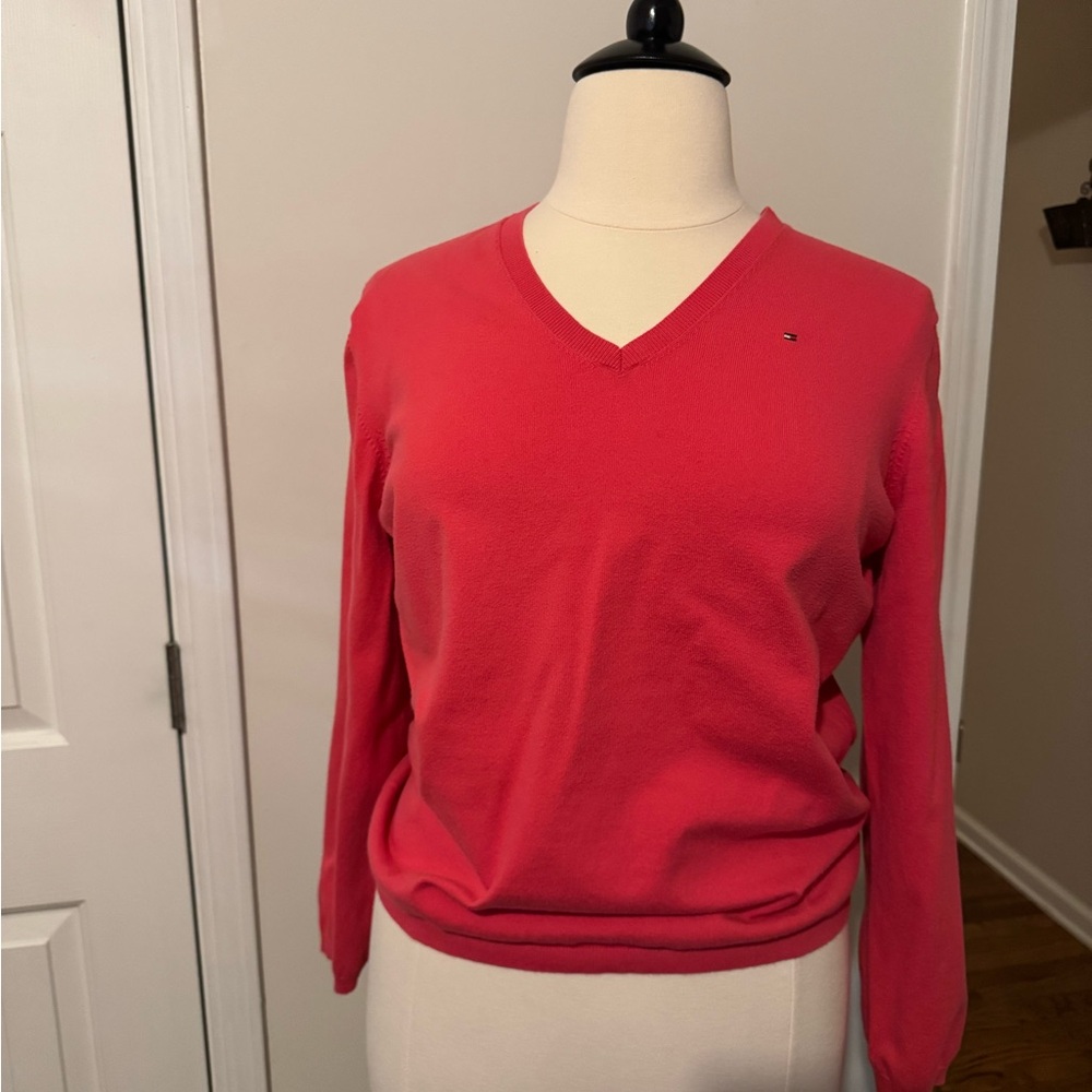 Tommy Hilfiger sweater. XXL- Color Red